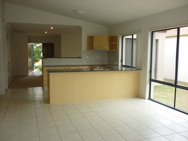 15 Nardoo Street, Robina QLD 4226