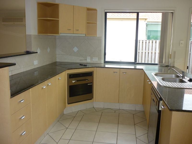 15 Nardoo Street, Robina QLD 4226