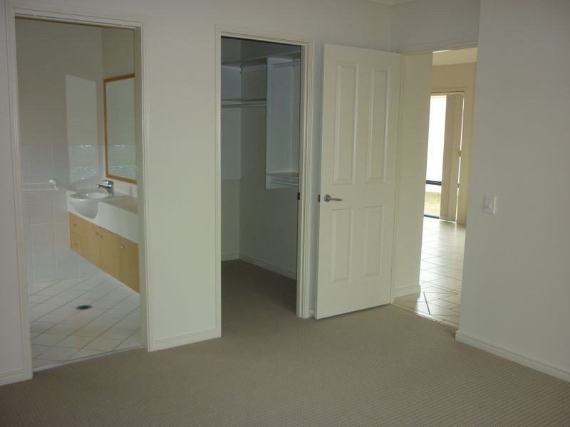 15 Nardoo Street, Robina QLD 4226