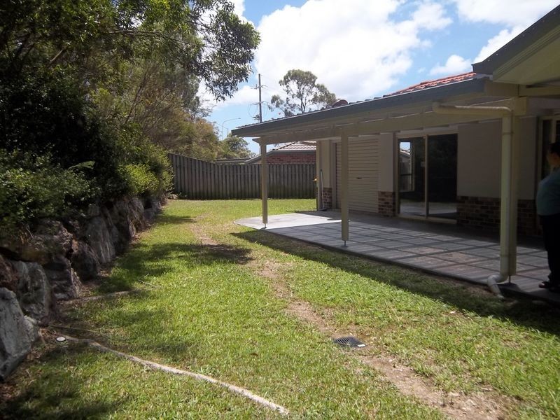 8 Queen Charlotte Court, Mudgeeraba QLD 4213