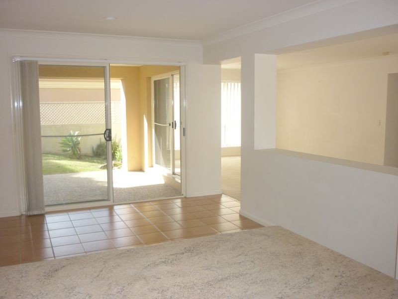 16 Elfin Street, Robina QLD 4226