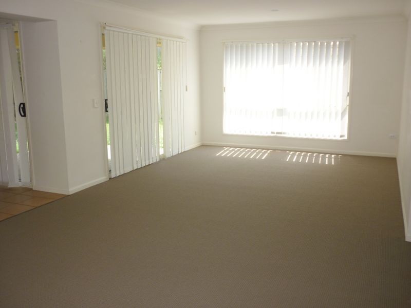 16 Elfin Street, Robina QLD 4226