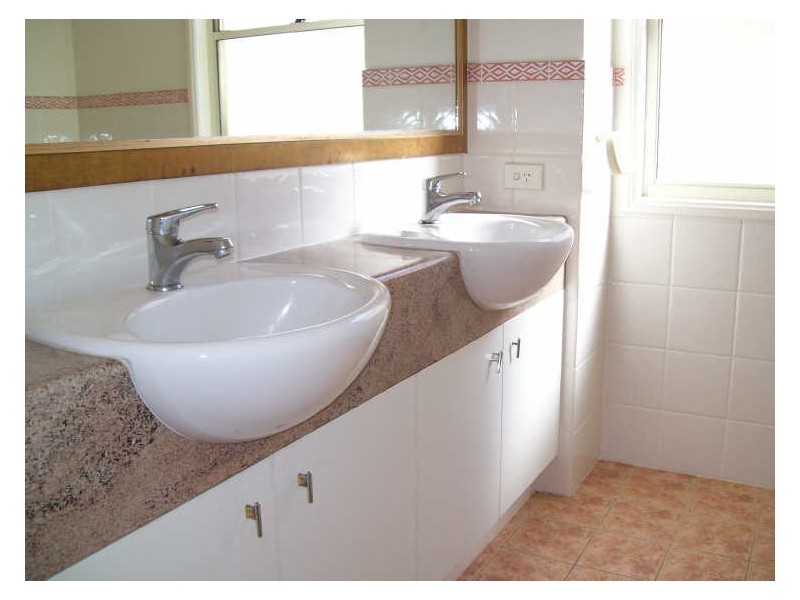 16 Elfin Street, Robina QLD 4226