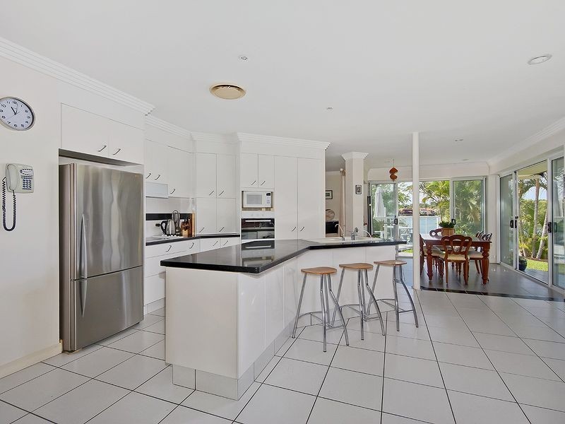 8 Mordialloc Place, Robina QLD 4226