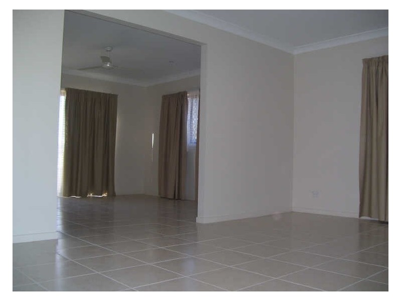 8 Penda Court, Merrimac QLD 4226