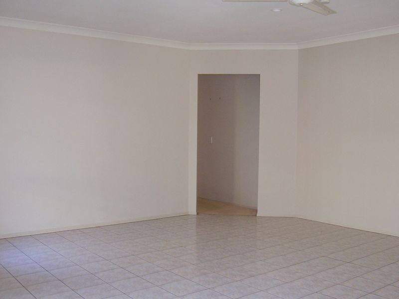 11 Illinois Court, Varsity Lakes QLD 4227