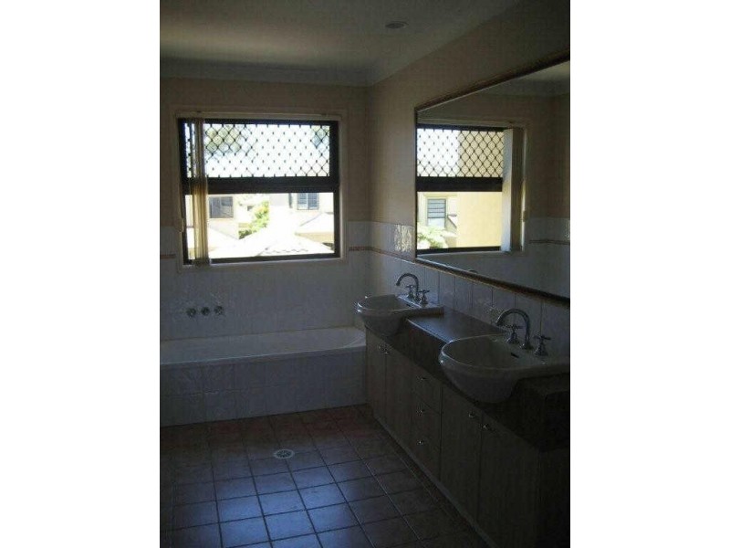 13/37 Paradise Springs Avenue, Robina QLD 4226