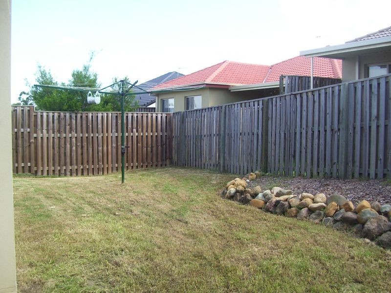 19 Campelles Avenue, Varsity Lakes QLD 4227