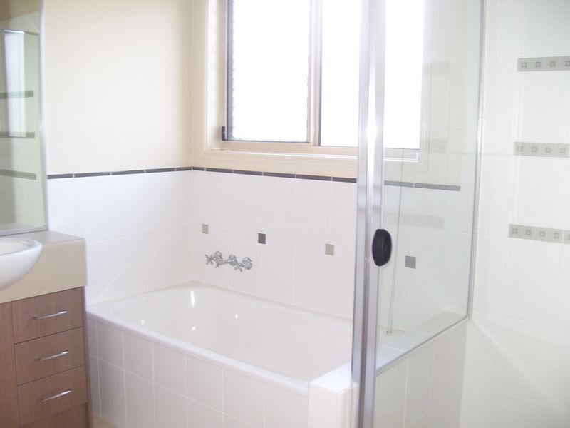 19 Campelles Avenue, Varsity Lakes QLD 4227