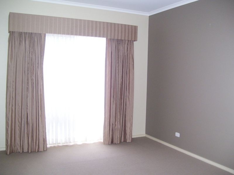 19 Campelles Avenue, Varsity Lakes QLD 4227