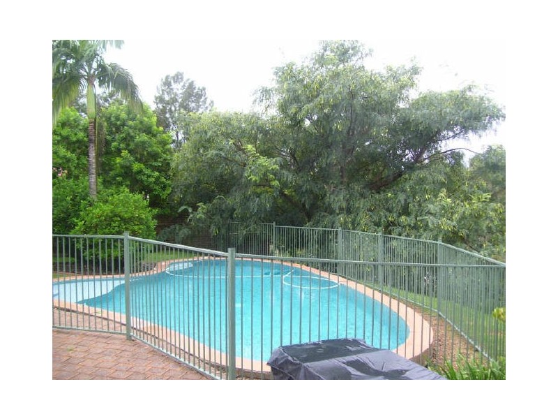 Clear Island Waters QLD 4226