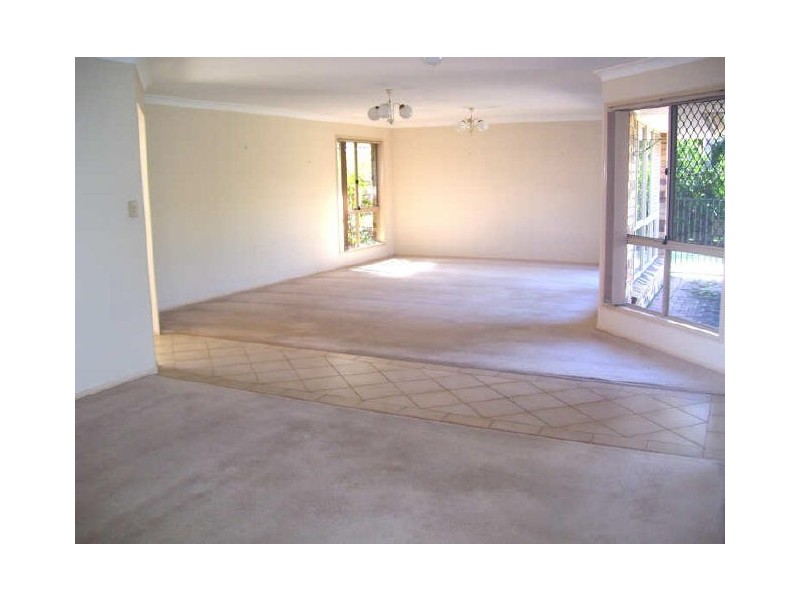 Clear Island Waters QLD 4226