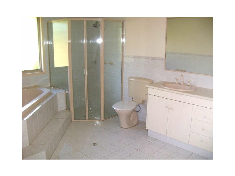 Clear Island Waters QLD 4226