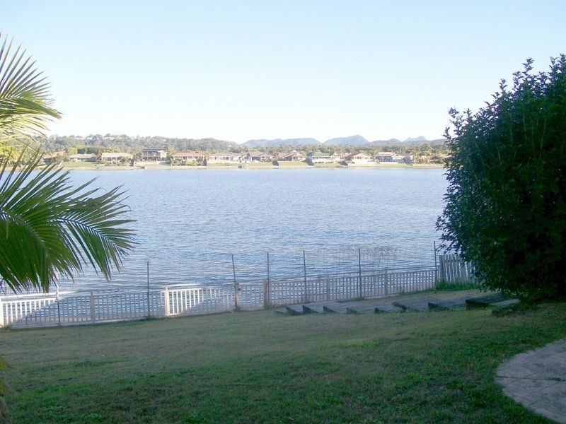 30 Auk Avenue, Burleigh Waters QLD 4220