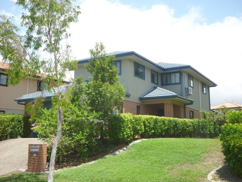 10 Oxford Court, Robina QLD 4226