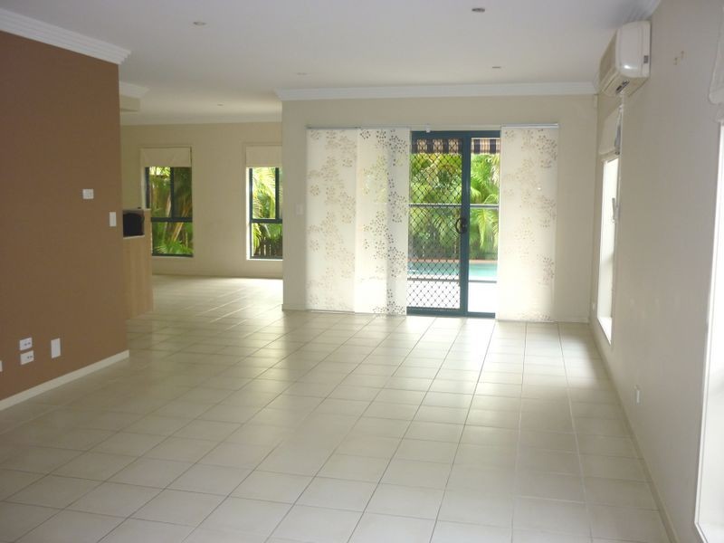 10 Oxford Court, Robina QLD 4226