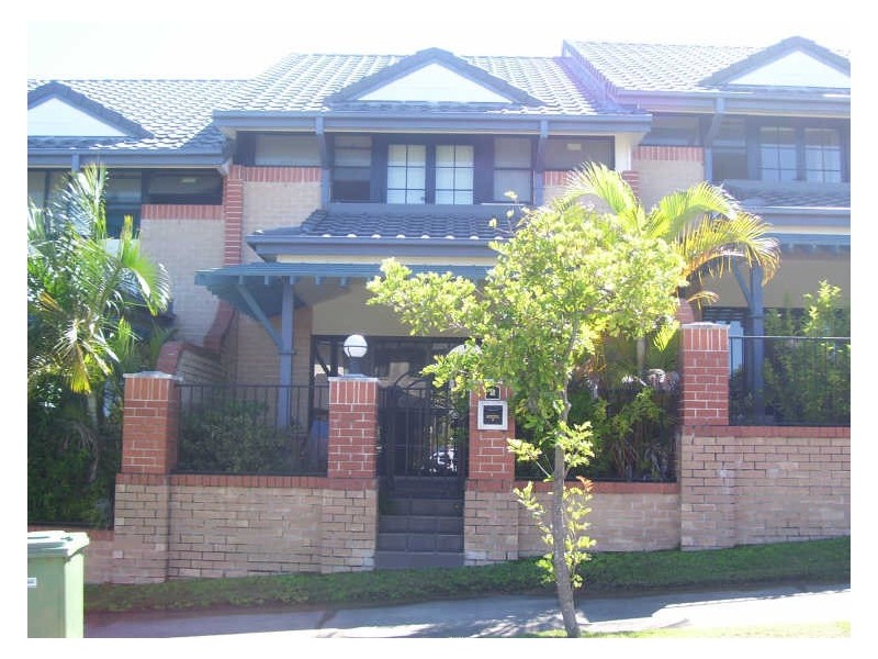 2/1-3 Hillridge Crescent, Varsity Lakes QLD 4227