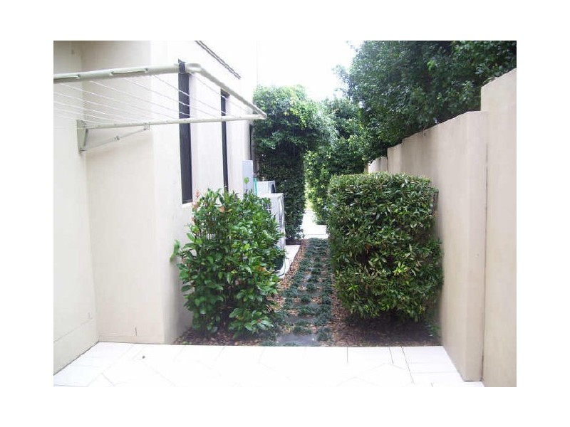 817 Legend Trail “The Glades”, Robina QLD 4226