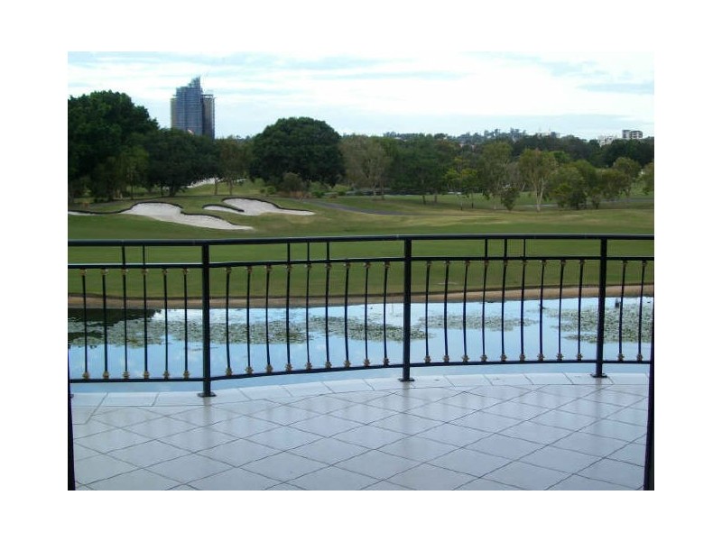 817 Legend Trail ” The Glades”, Robina QLD 4226