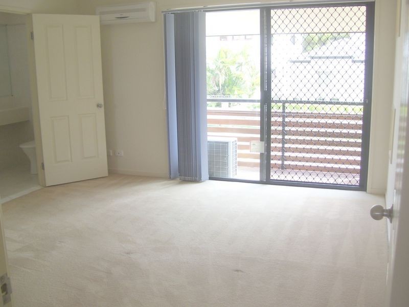 Varsity Lakes QLD 4227