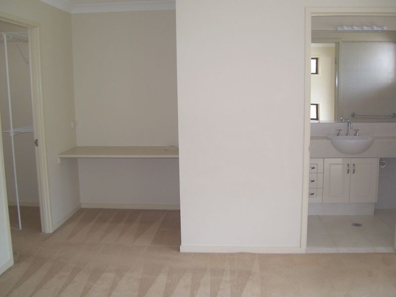 Varsity Lakes QLD 4227