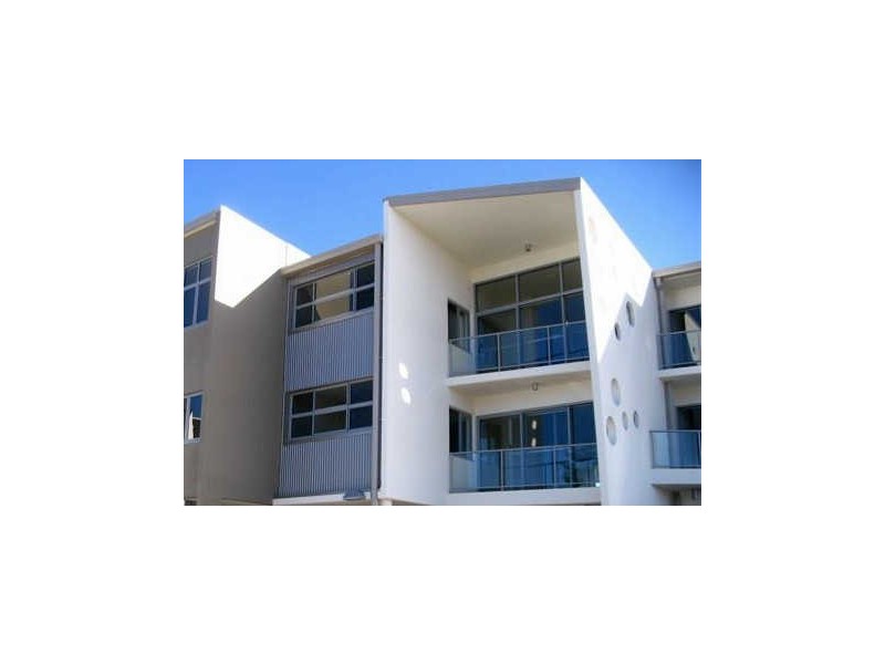 18/137 Scottsdale Drive, Robina QLD 4226