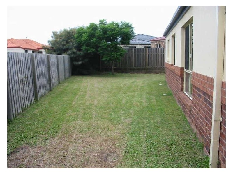 2/42 Merrilaine Cres, Merrimac QLD 4226
