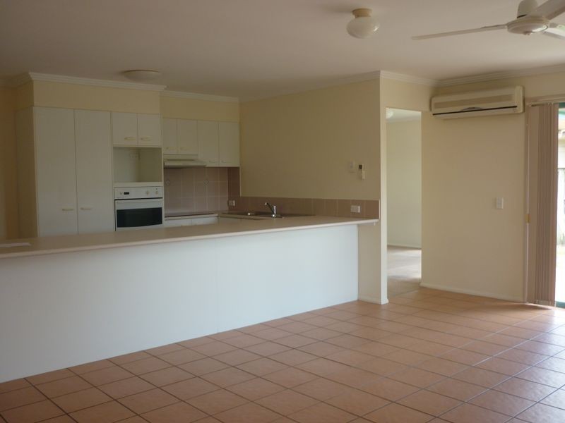 8 Driftaway Court, Robina QLD 4226