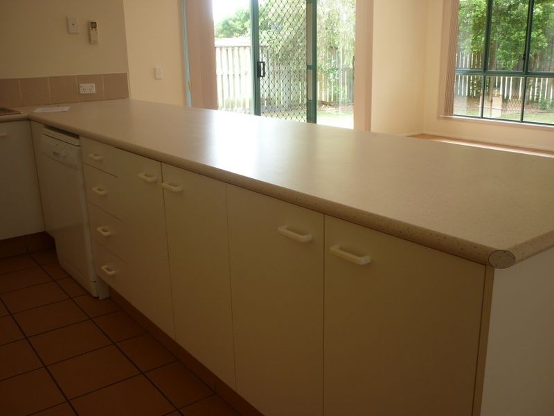 8 Driftaway Court, Robina QLD 4226