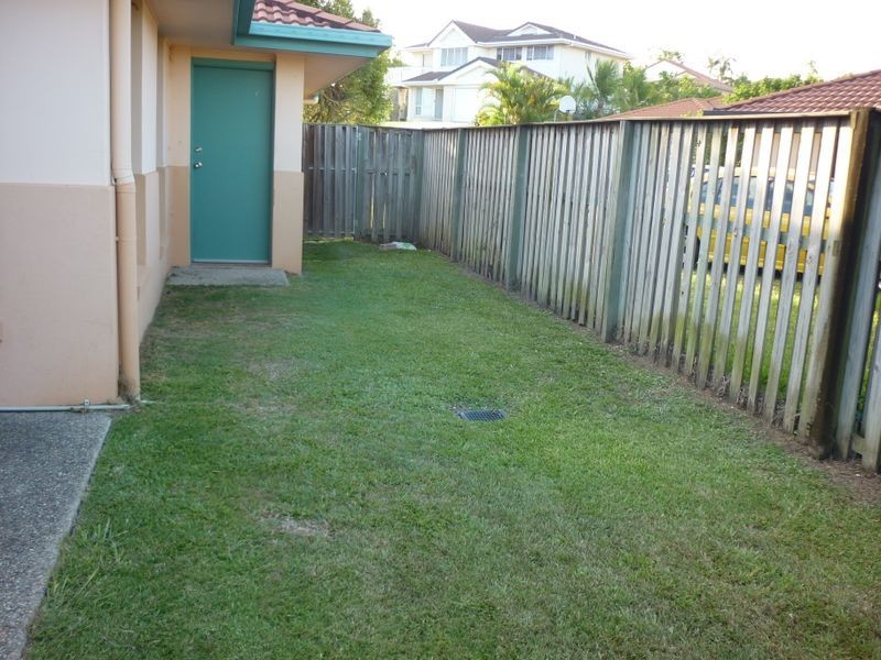 8 Driftaway Court, Robina QLD 4226