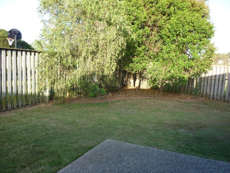 8 Driftaway Court, Robina QLD 4226