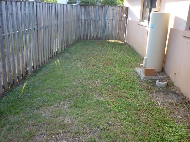 8 Driftaway Court, Robina QLD 4226