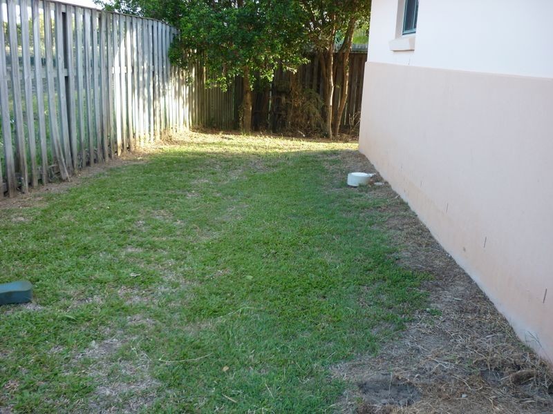 8 Driftaway Court, Robina QLD 4226