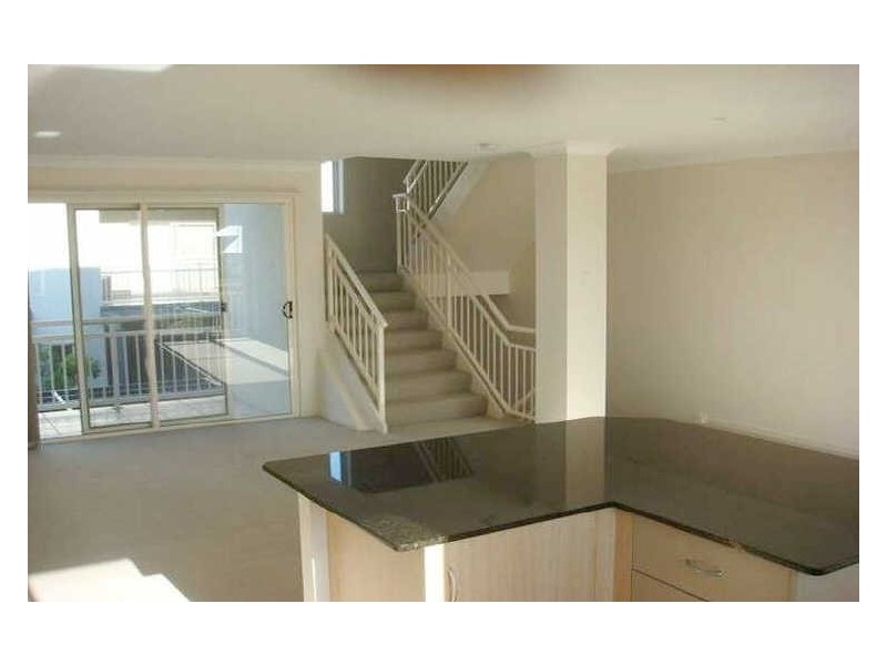 11/13 Mapleton Circuit, Varsity Lakes QLD 4227