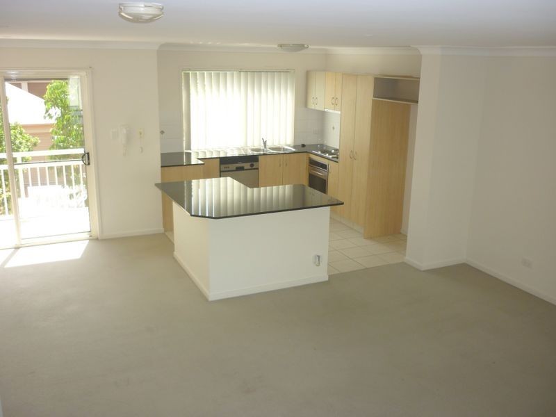 11/13 Mapleton Circuit, Varsity Lakes QLD 4227