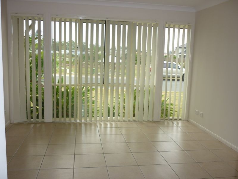 23 Marks Drive, Varsity Lakes QLD 4227