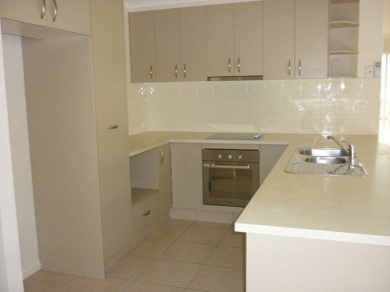 23 Marks Drive, Varsity Lakes QLD 4227