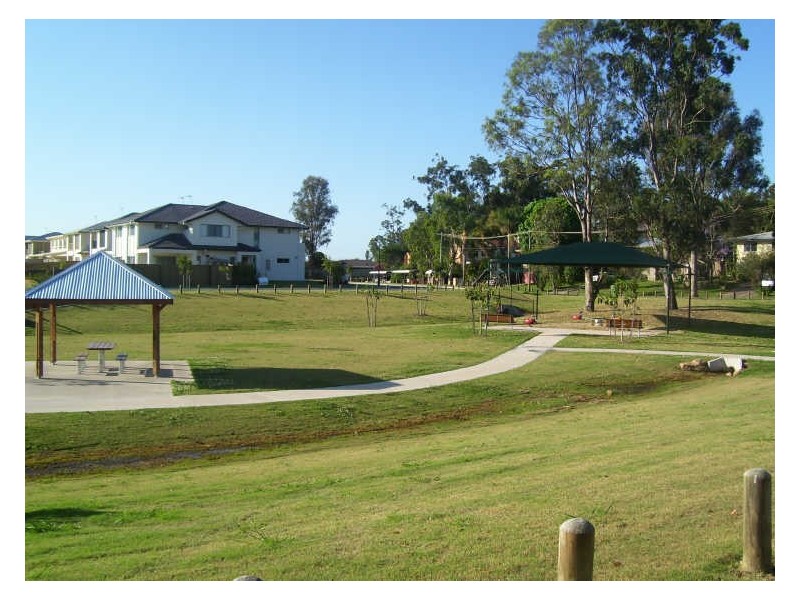 23 Marks Drive, Varsity Lakes QLD 4227