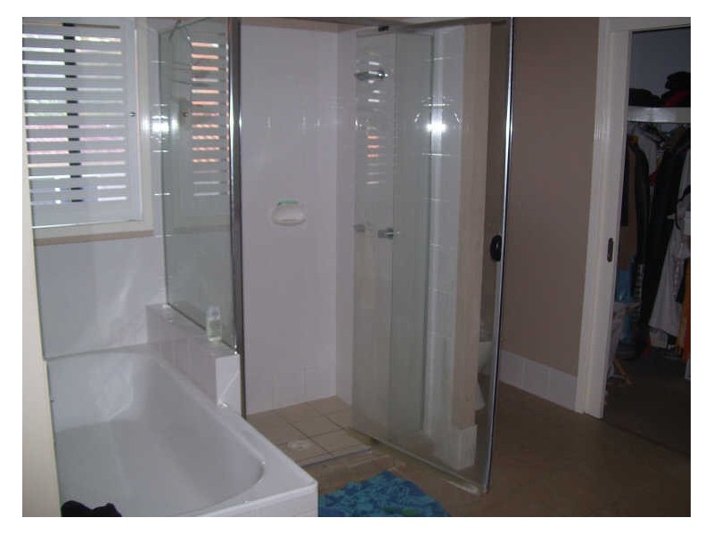 19 Yaldara Street, Pacific Pines QLD 4211