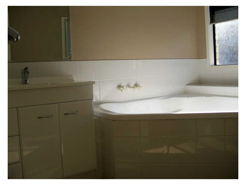 19 Yaldara Street, Pacific Pines QLD 4211