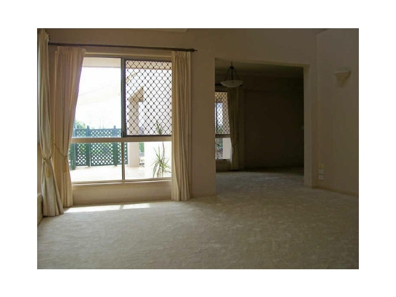 Varsity Lakes QLD 4227