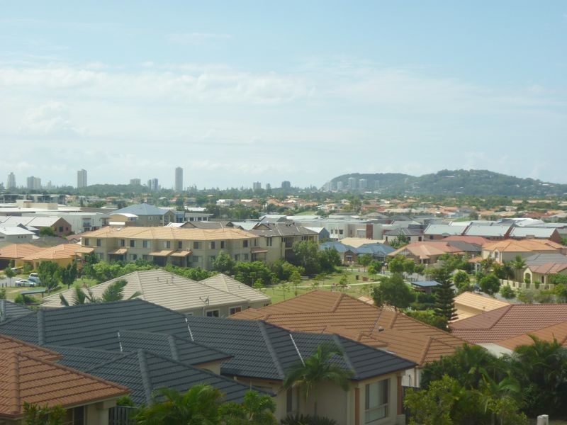 4/4 Acton Drive, Varsity Lakes QLD 4227