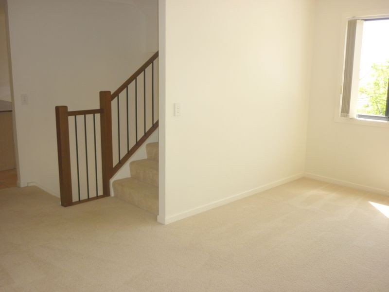 4/4 Acton Drive, Varsity Lakes QLD 4227