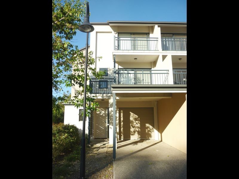 9/18 Geraldton Drive (Cnr Geraldton, Varsity Lakes QLD 4227