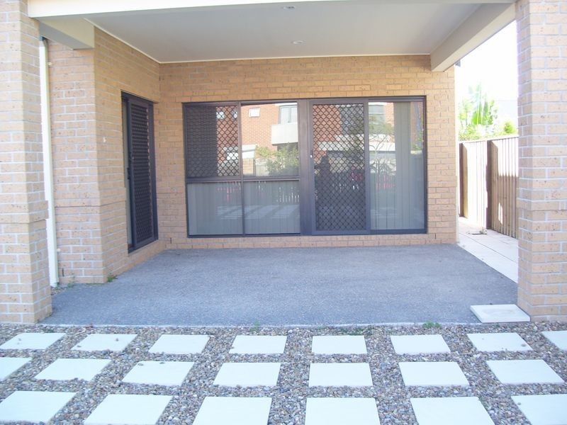 8 Shorehaven Place, Varsity Lakes QLD 4227