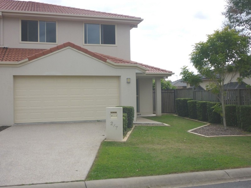 2/7 Scots Place, Robina QLD 4226