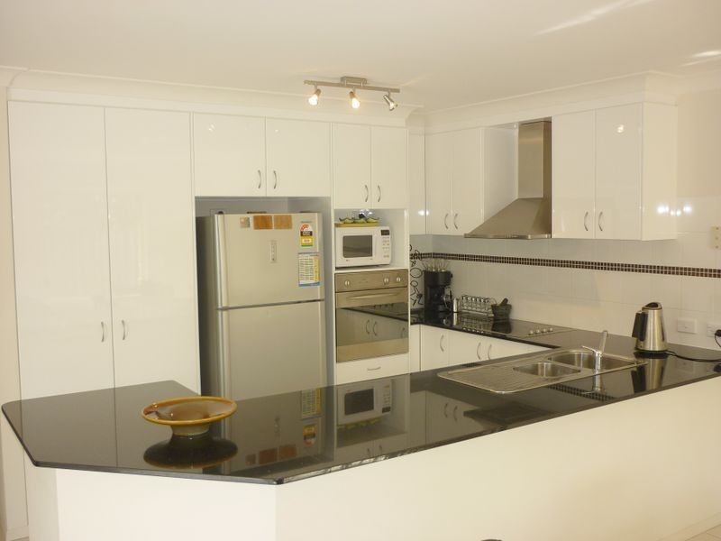 2/7 Scots Place, Robina QLD 4226