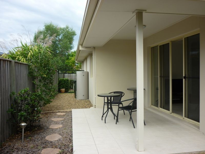 2/7 Scots Place, Robina QLD 4226