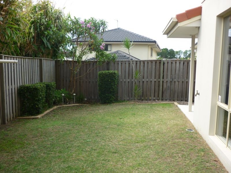 2/7 Scots Place, Robina QLD 4226