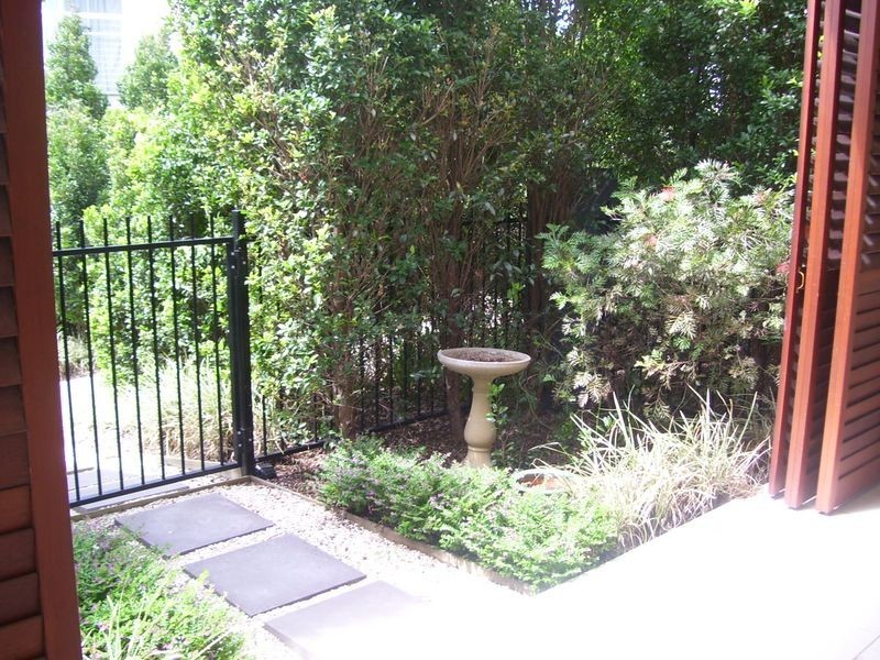 55 Riverwalk Avenue, Robina QLD 4226